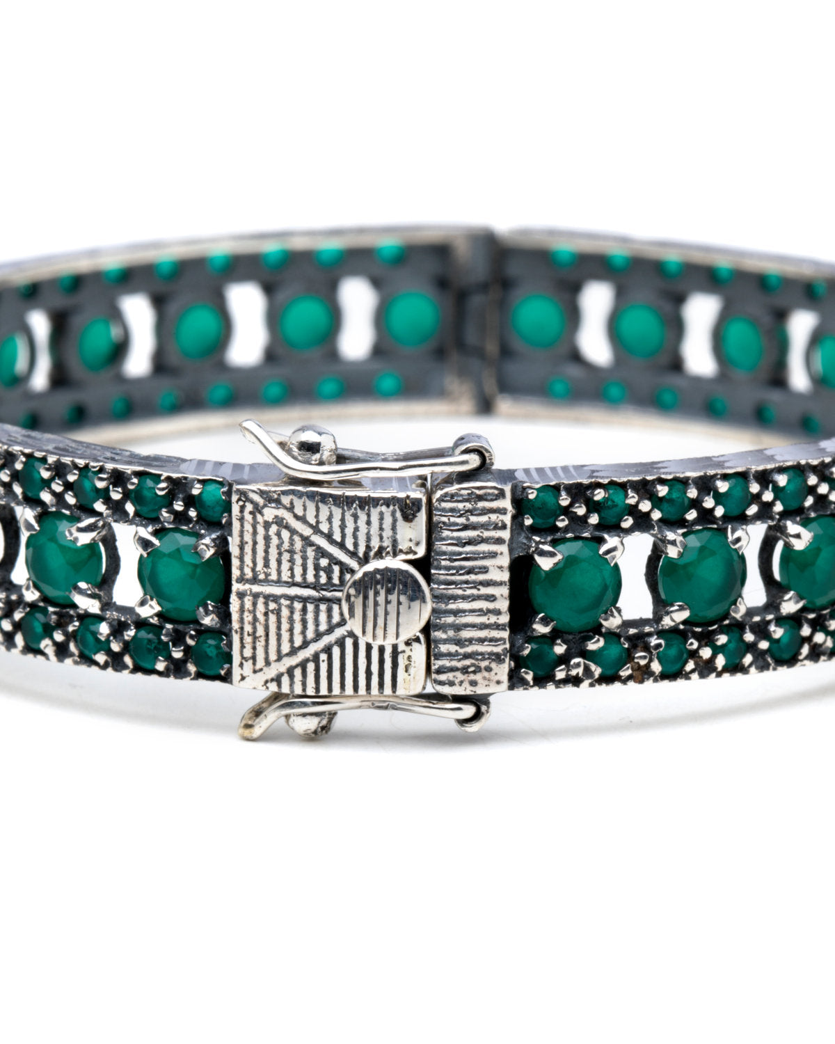 Green Emerald High Jewelry by CERENA Paris — detail