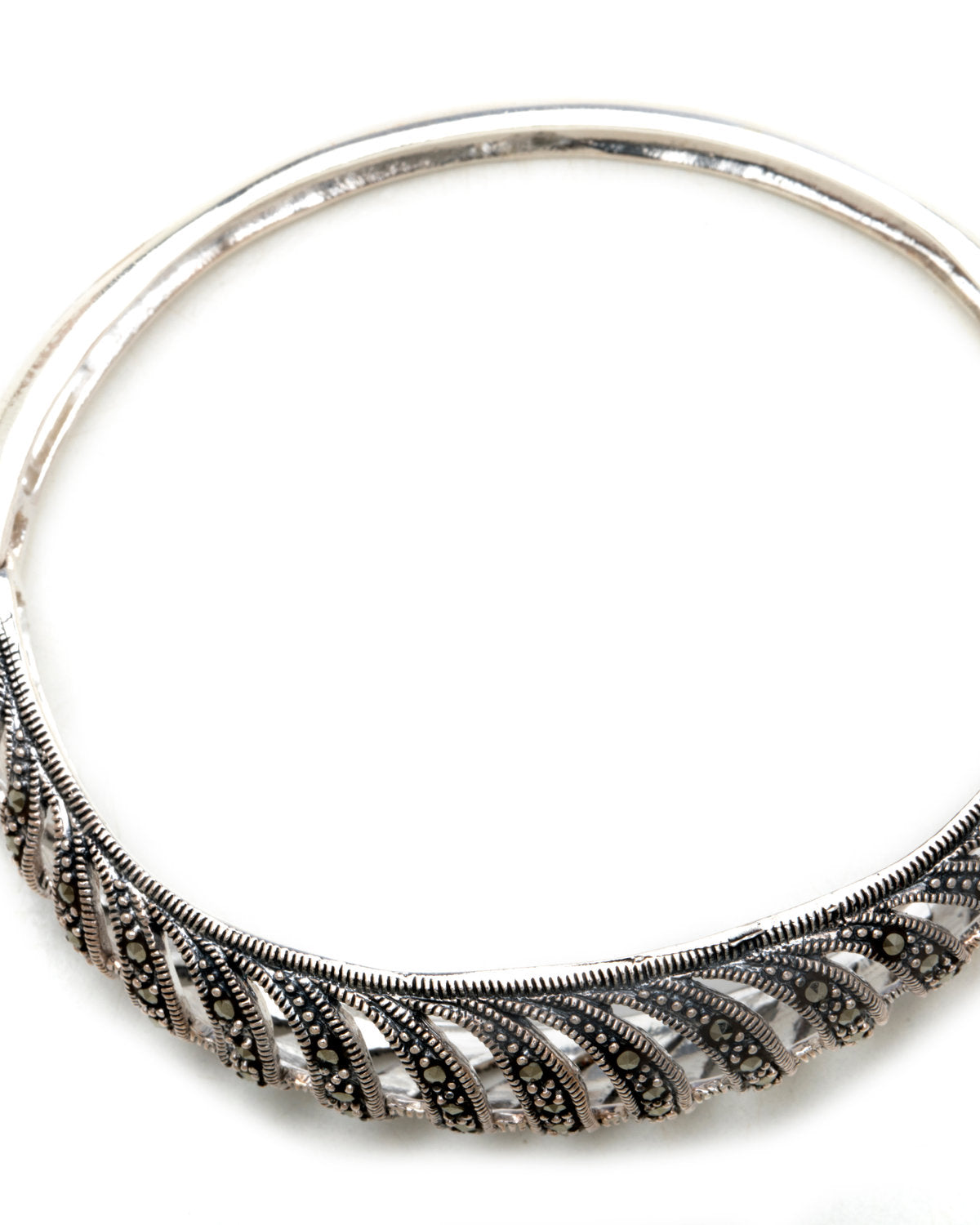 Openwork Cuff Bangle by CERENA Paris — detail